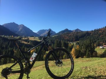 Used Scott Spark 900 Premium 2017 2017 Mountainbike, Black, 29 — image 1 of 11