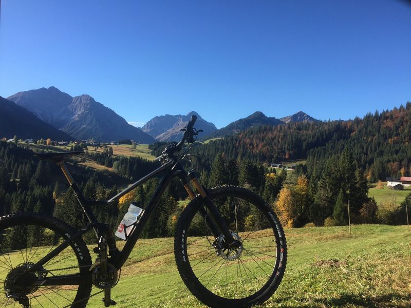 Used Scott Spark 900 Premium 2017 2017 Mountainbike, Black, 29 — image 1 of 11