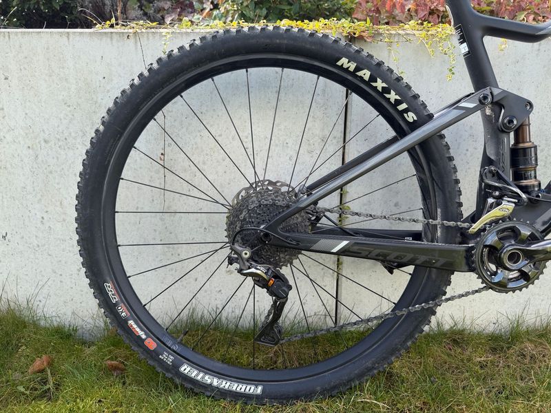 Used Scott Spark 900 Premium 2017 2017 Mountainbike, Black, 29 — image 5 of 11