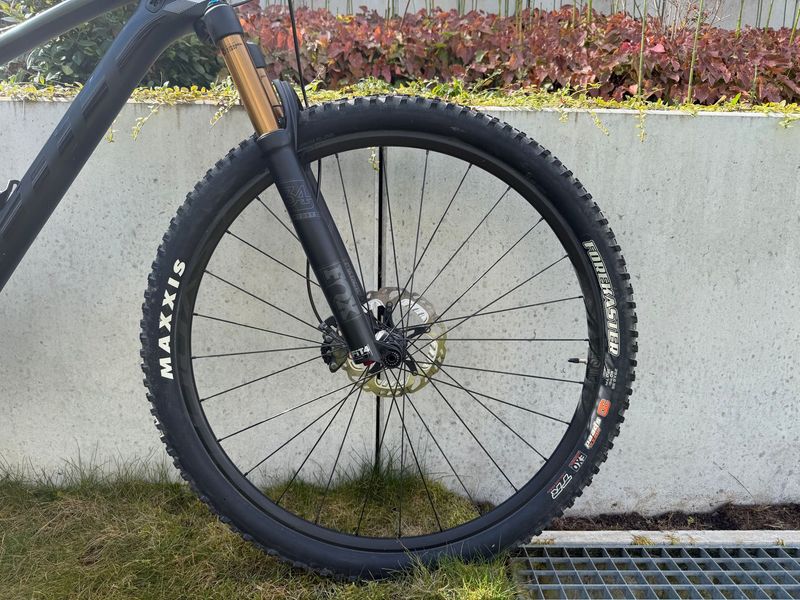Used Scott Spark 900 Premium 2017 2017 Mountainbike, Black, 29 — image 6 of 11