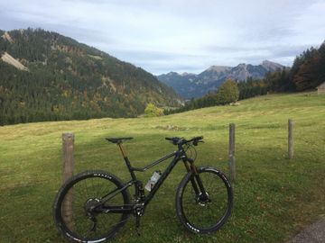 Used Scott Spark 900 Premium 2017 2017 Mountainbike, Black, 29 — image 2 of 11