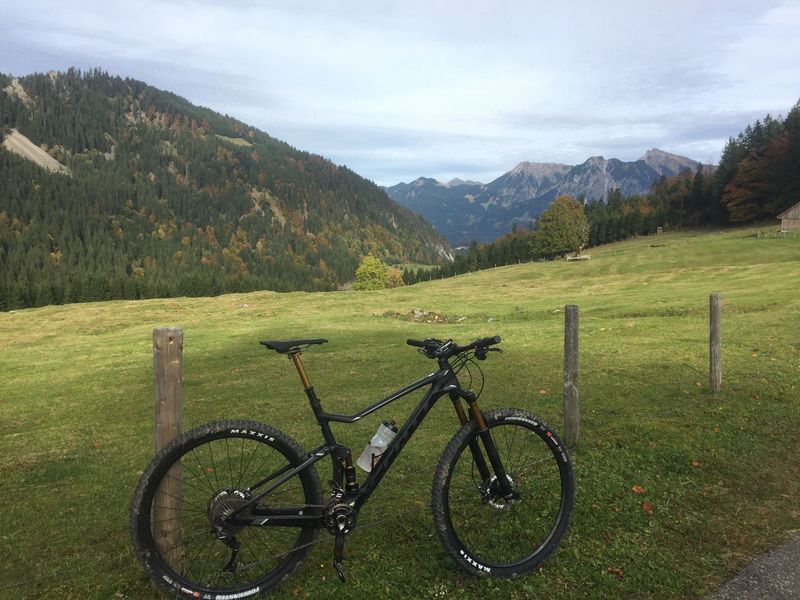 Used Scott Spark 900 Premium 2017 2017 Mountainbike, Black, 29 — image 2 of 11