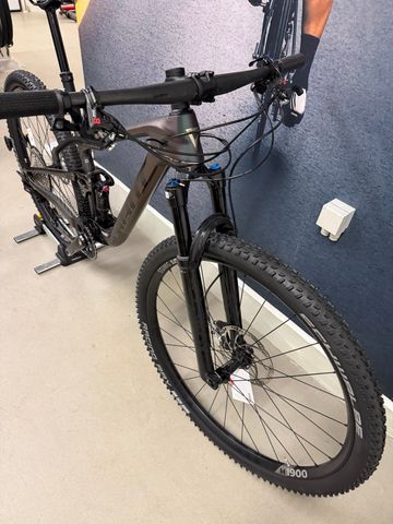 Używany Giant Anthem Shimano Deore XT 2025 Mountainbike — zdjęcie 4 z 10