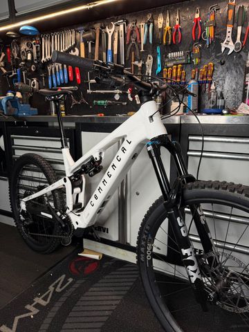 Käytetty Commencal META POWER SX AVINOX ESSENTIAL 2026 2026 MTB