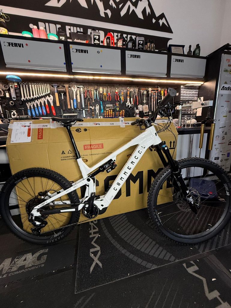 Použité Commencal META POWER SX AVINOX ESSENTIAL 2026 2026 Mountainbike — obrázek 3 z 6