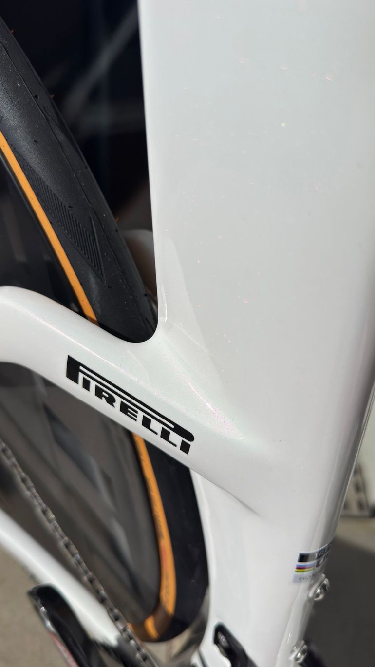 Used Velobuild Velobuild Custom SRAM Force eTap AXS 2025 Road & Gravel, White — image 7 of 12