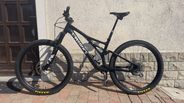Used Specialized Stumpjumper Expert 2022 2022 Mountainbike — image 1 of 7