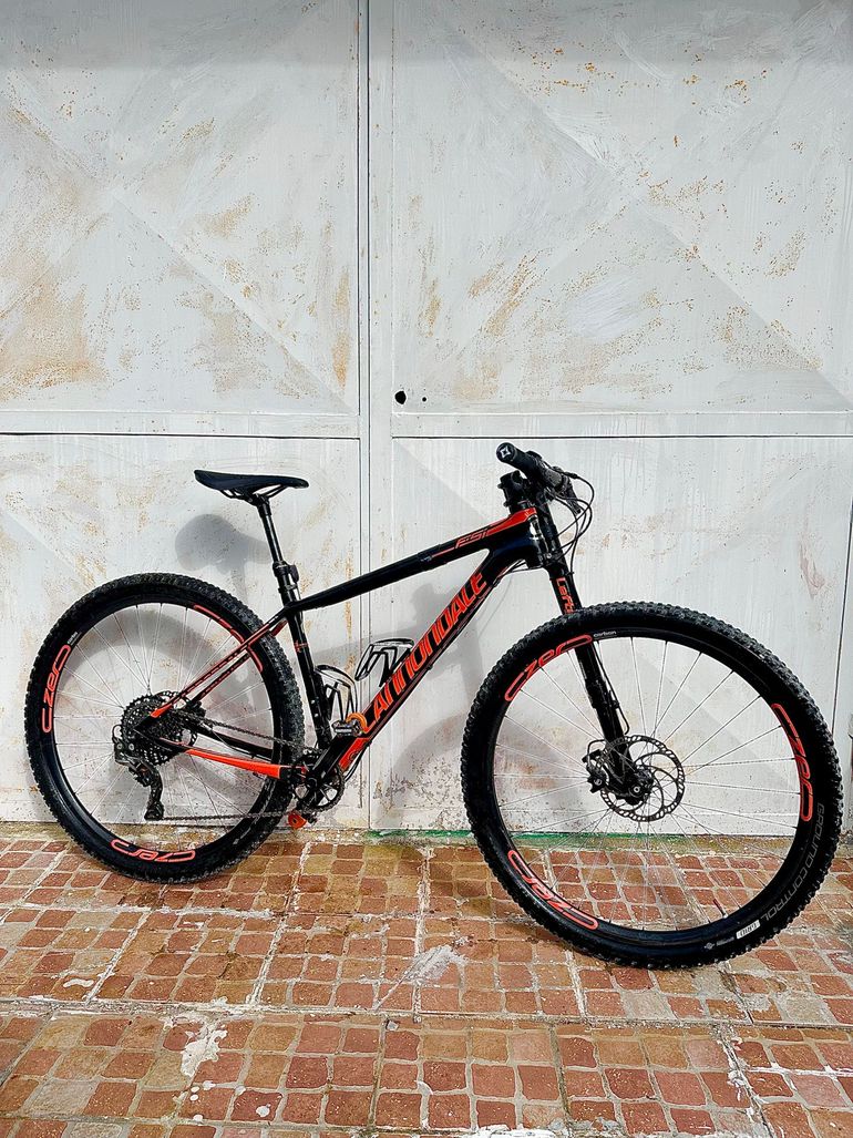 Used Cannondale F-Si Carbon 2 2017 2017 Mountainbike, Black, 27.5 — image 1 of 5