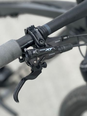 Used Trek Supercaliber 9.7 2022 2022 Mountainbike, Light Gray, 29 — image 2 of 6