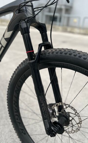 Used Trek Supercaliber 9.7 2022 2022 Mountainbike, Light Gray, 29 — image 4 of 6