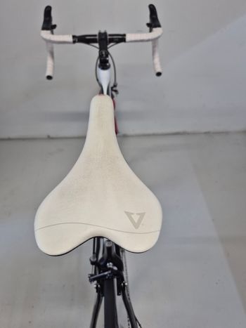 Used Pinarello Paris Campagnolo Chorus 2010 Road & Gravel, Weiß — image 10 of 16