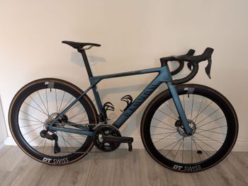 Used Canyon Ultimate CF SLX 8 Di2 2024 2024 Road & Gravel — image 1 of 22