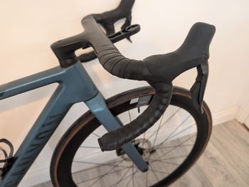 Used Canyon Ultimate CF SLX 8 Di2 2024 2024 Road & Gravel — image 9 of 22