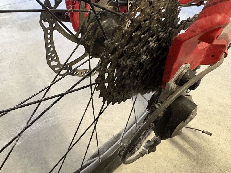 Tweedehands B’TWIN Custom Shimano CUES 2015 Mountainbike — afbeelding 6 van 9