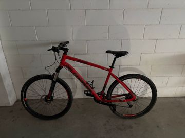 Tweedehands B’TWIN Custom Shimano CUES 2015 Mountainbike — afbeelding 3 van 9