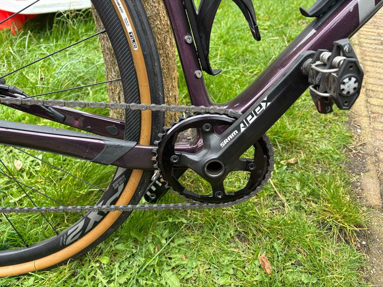 Used Giant Revolt Advanced 1 2020 2020 Road & Gravel, Purple — image 3 of 6