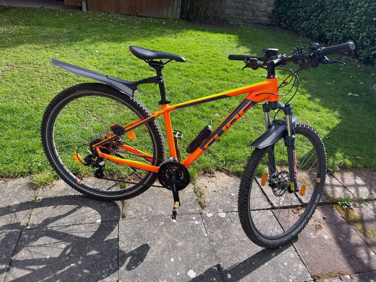 Used Cube Aim Pro 29 Zoll Cube Aim Pro 29 Zoll Custom Shimano Tourney 2020 Mountainbike — image 1 of 29