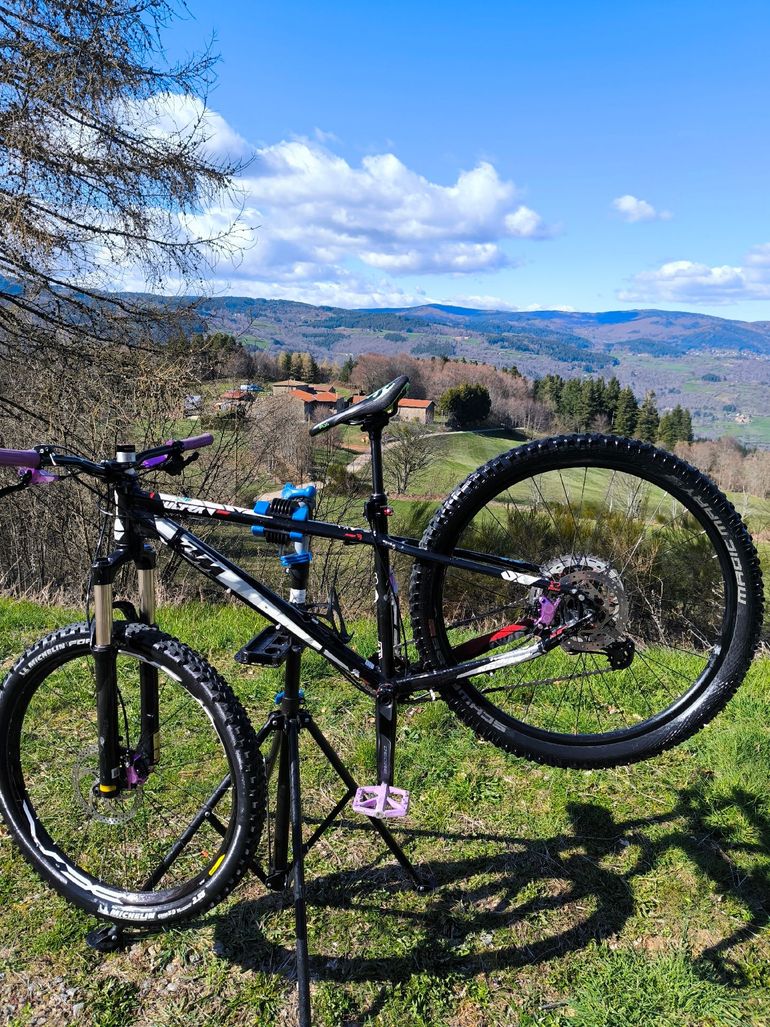 Used KTM Ultra Shimano Dura Ace Di2 2019 Mountainbike — image 1 of 12