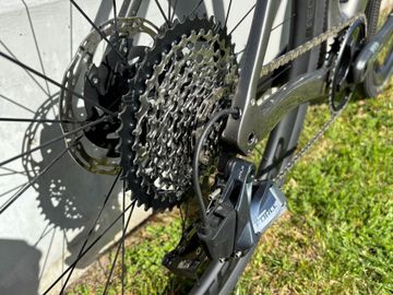 Brugt Trek Domane+ SLR 7 eTap 2023 2023 Road & Gravel — billede 3 af 5