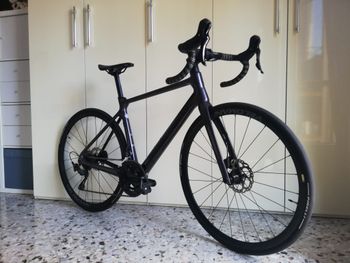 Used Bianchi Infinito 105 2024 2024 Road & Gravel, Black — image 8 of 13