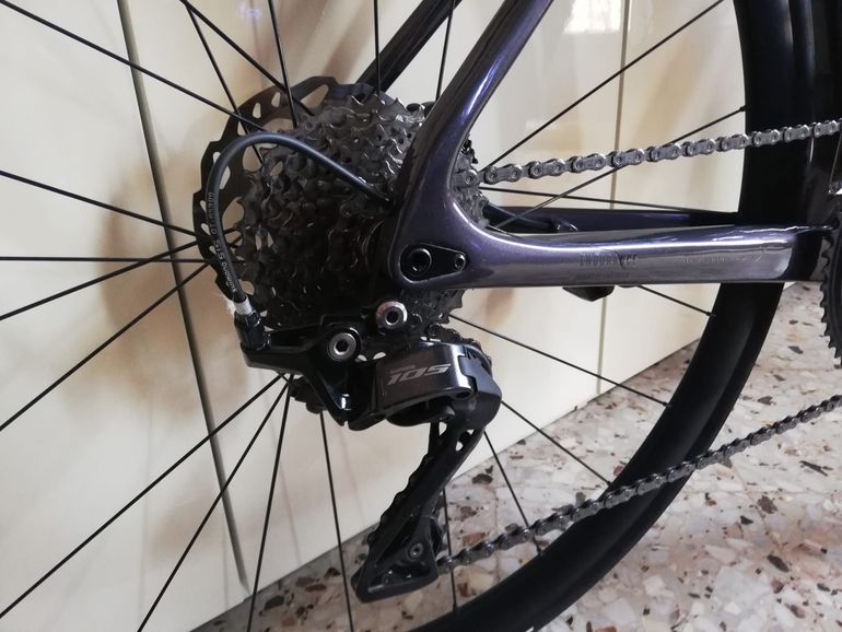Used Bianchi Infinito 105 2024 2024 Road & Gravel, Black — image 10 of 13