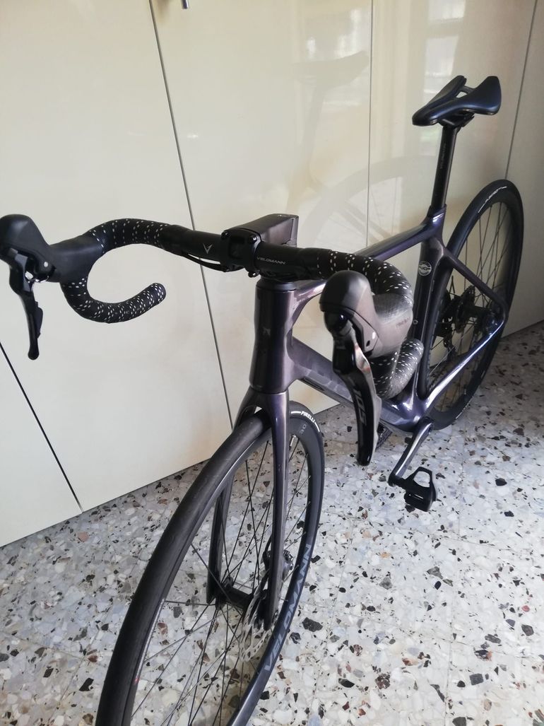 Used Bianchi Infinito 105 2024 2024 Road & Gravel, Black — image 7 of 13