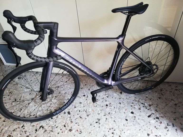 Used Bianchi Infinito 105 2024 2024 Road & Gravel, Black — image 11 of 13