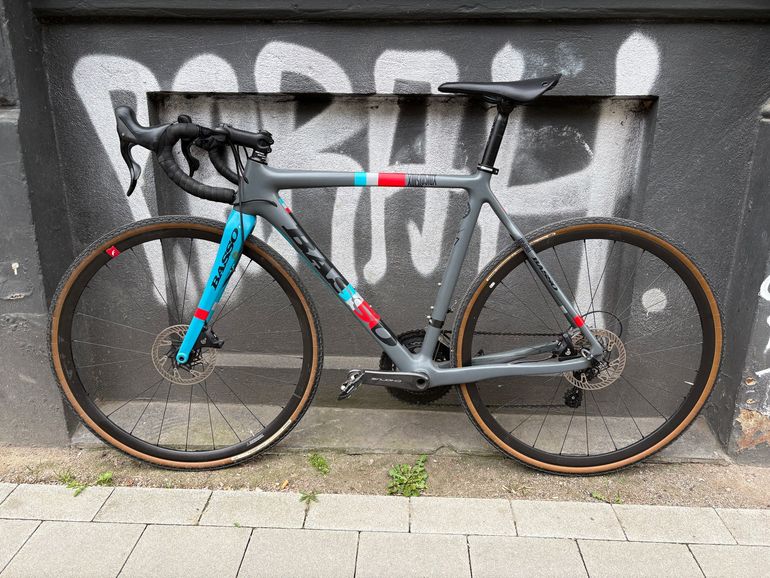 Used Basso Basso Custom Campagnolo Chorus 2018 Road & Gravel, Hellgrau — image 2 of 25