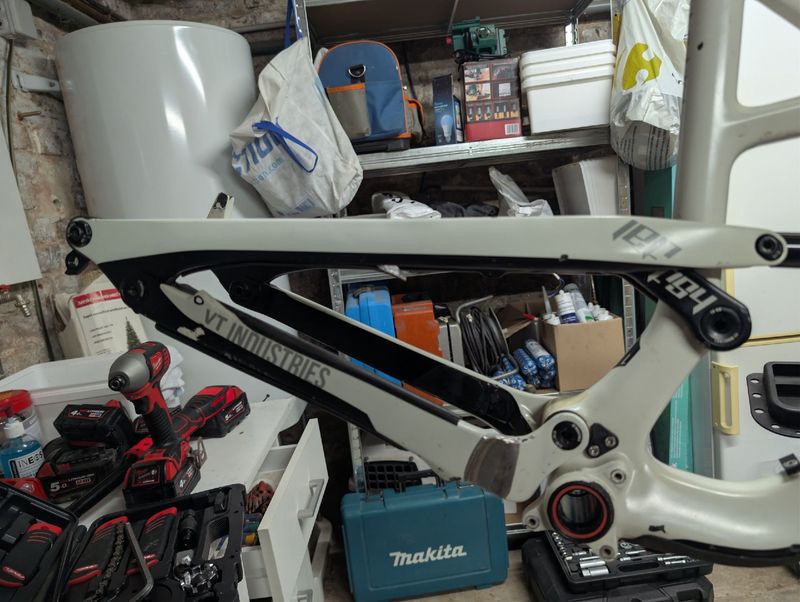 Used YT Industries Jeffsy 27 CF Pro 2018 Frameset 2018 Mountainbike, White, 27.5 — image 6 of 9