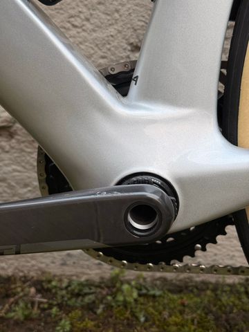 Used Cannondale Systemsix SRAM Red eTap AXS 2023 Road & Gravel, Light Gray — image 8 of 10