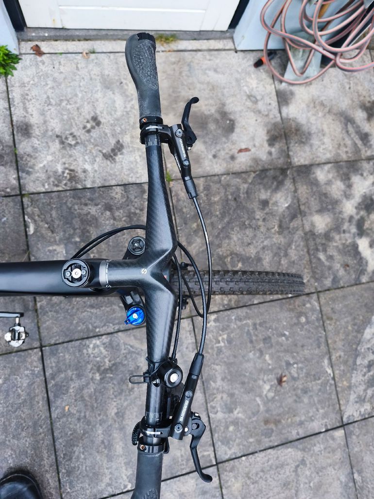 Used Carbon Pro Carbon Pro Custom Shimano Deore XT 2016 Mountainbike, Black — image 4 of 7