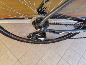 Used Carrera Crossfire Other Shimano 2014 Mountainbike, White — image 4 of 5