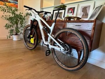 Nukeproof Mega 290 Carbon Frame Only 2022 Frameset 2022 Mountainbike de segunda mano, Blanco — imagen 1 de 13