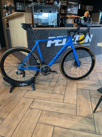 Canyon, Ultimate CF SLX 9 Disc eTap 2022