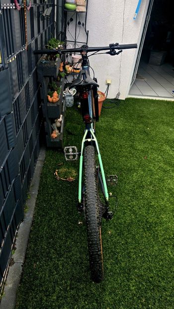 Used Cube Reaction Pro 2022 29er Verde’n’Green 2022 Mountainbike, Green — image 9 of 16