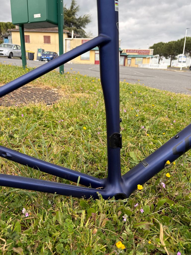 Used Specialized Tarmac SL8 Frameset 2024 Frameset 2024 Road & Gravel, Schwarz — image 14 of 20
