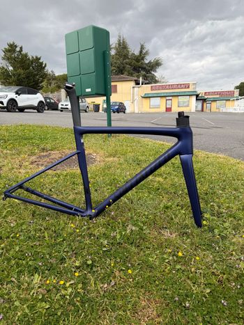 Used Specialized Tarmac SL8 Frameset 2024 Frameset 2024 Road & Gravel, Schwarz — image 13 of 20