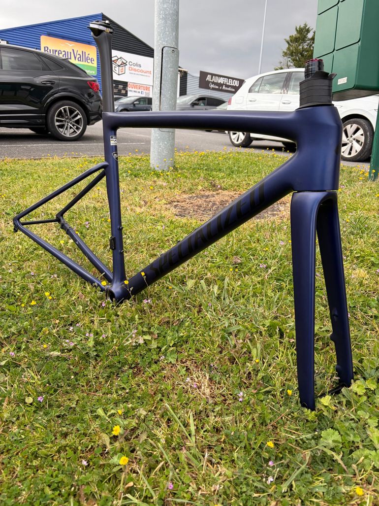 Used Specialized Tarmac SL8 Frameset 2024 Frameset 2024 Road & Gravel, Schwarz — image 1 of 20