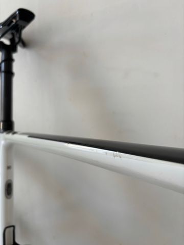 Used Scott Addict Shimano 105 2022 Road & Gravel, White — image 6 of 10