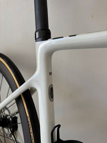 Used Scott Addict Shimano 105 2022 Road & Gravel, White — image 7 of 10