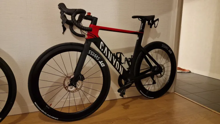 Used Canyon Aeroad CF SL 8 Disc 2022 Road & Gravel, Rot — image 3 of 6