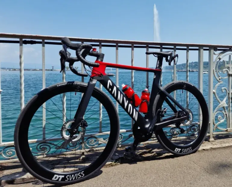 Used Canyon Aeroad CF SL 8 Disc 2022 Road & Gravel, Rot — image 4 of 6