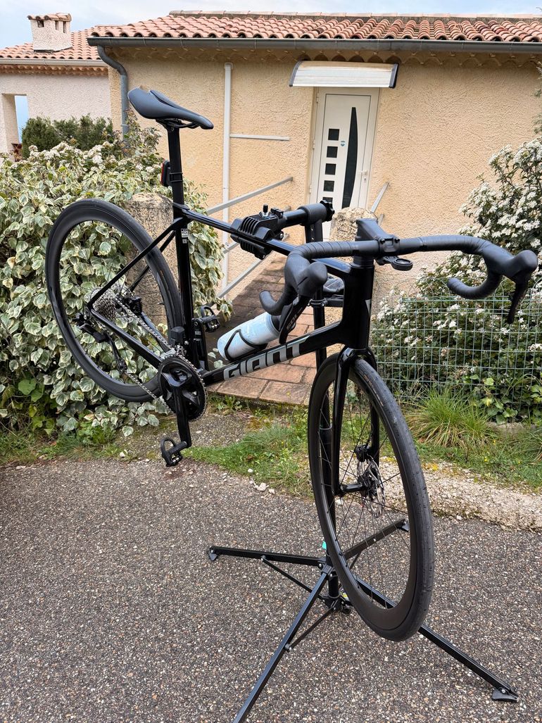 Used Giant TCR Advanced 1 2025 2025 Road & Gravel, Black — image 2 of 3