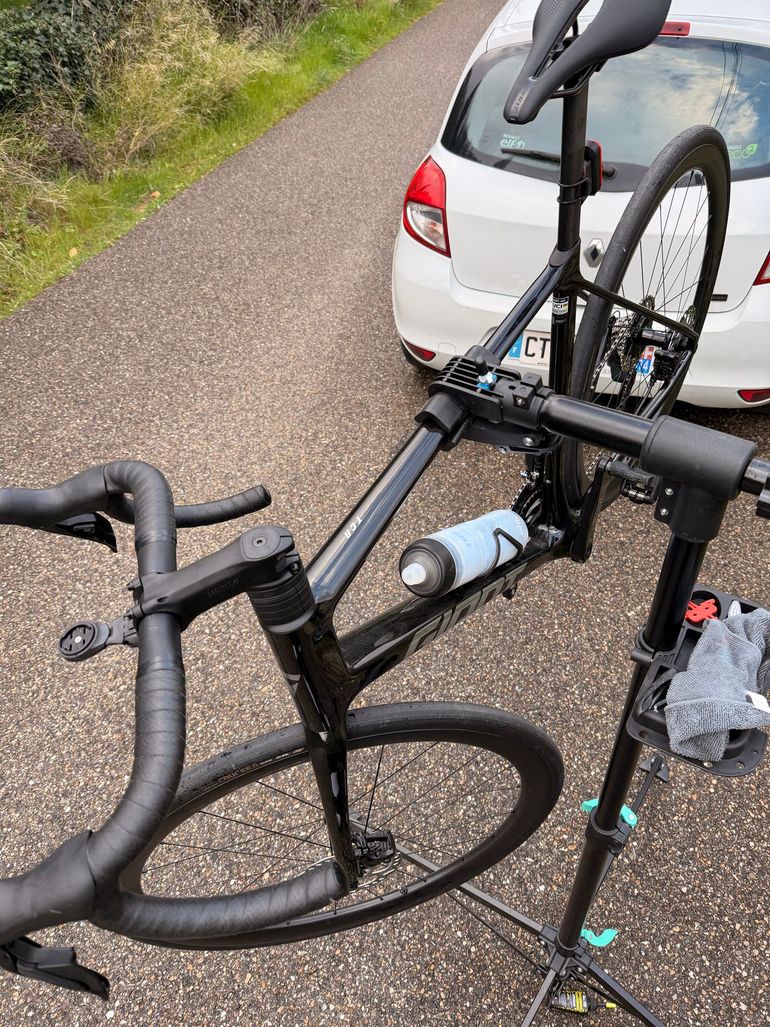 Used Giant TCR Advanced 1 2025 2025 Road & Gravel, Black — image 3 of 3