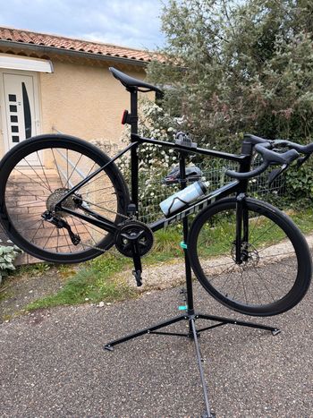 Used Giant TCR Advanced 1 2025 2025 Road & Gravel, Black — image 1 of 3