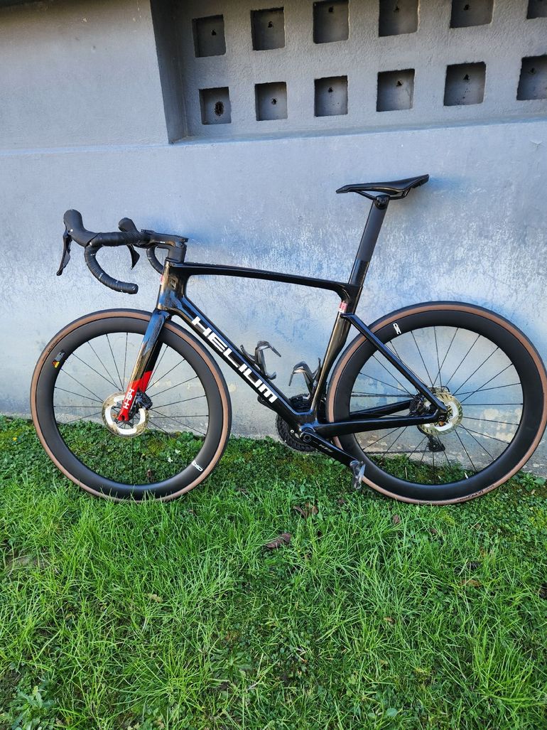 Used helium Helium Custom Shimano 105 2024 Road & Gravel, Nero — image 1 of 4