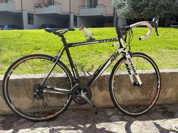 KTM Strada 1000 2017 Road & Gravel d'occasion — image 1 sur 4