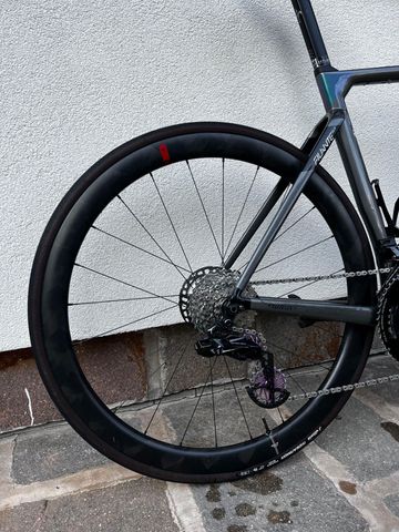 Used Wilier Filante Shimano Dura Ace Di2 2024 Road & Gravel, Light Gray — image 3 of 8
