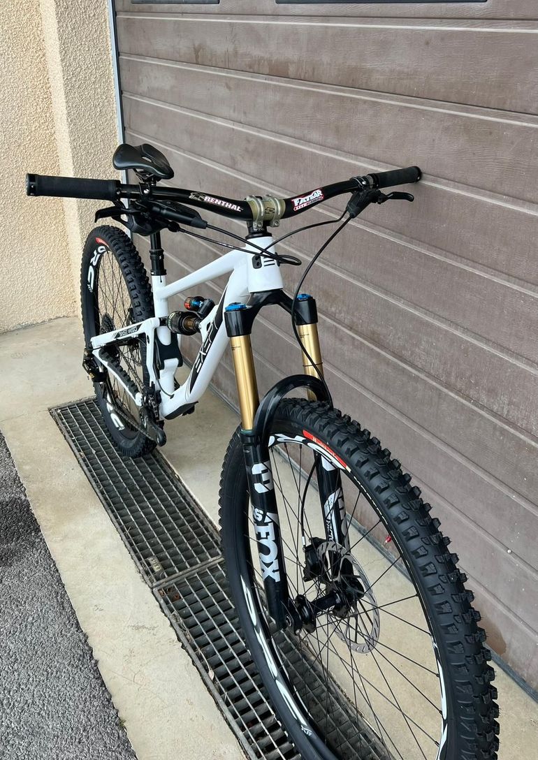 Used exept Base Nato 2024 Mountainbike, White — image 3 of 5