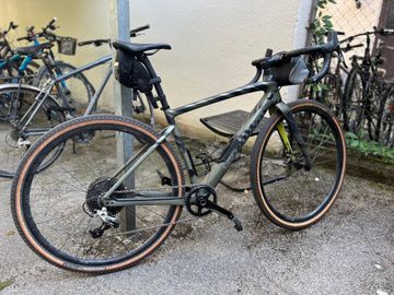 Używany Specialized Diverge Comp Carbon 2022 2022 Road & Gravel — zdjęcie 3 z 8